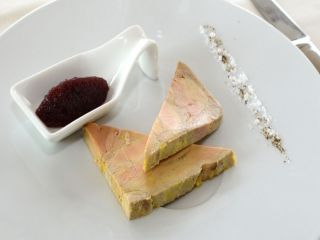 Foie gras de canard compote d'oignon rouges