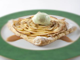 Tarte fine aux pommes et caramel au beurre salé